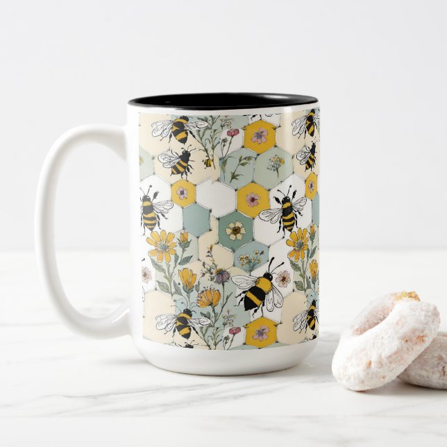 Taza Bicolor Abejas en un honeycomb florido silvestre (Con donut)