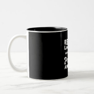 Taza Bicolor Abogado retirado no es mi problema