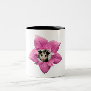 Taza Bicolor Adorable Bebé Sonriente Zarigüeya Floral
