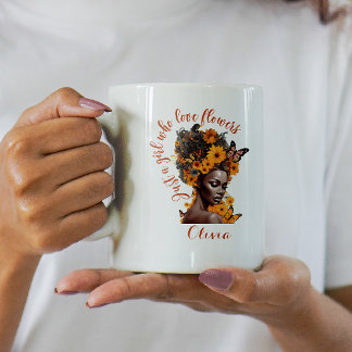 Taza Bicolor Afroamericano: Un Chica que ama las flores