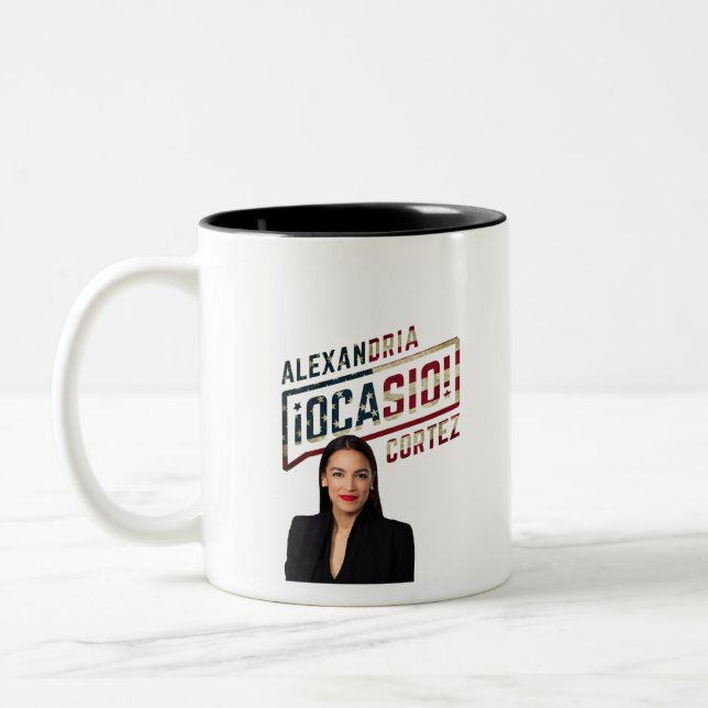 Taza Bicolor Alexandria Ocasio-Cortez (Izquierda)