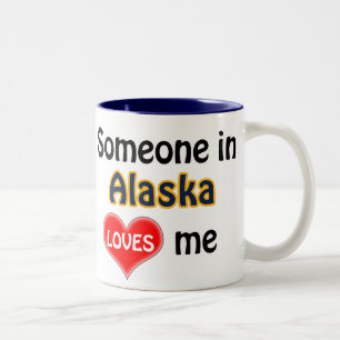 Taza Bicolor Alguien en Alaska me ama