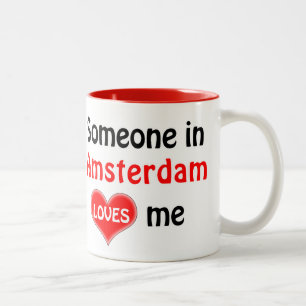 Taza Bicolor Alguien en Ámsterdam me ama