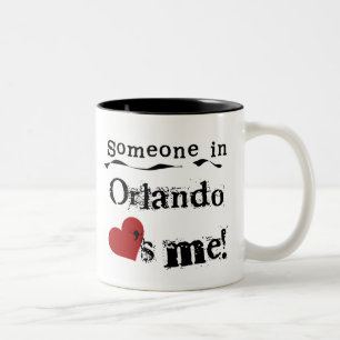 Taza Bicolor Alguien en Orlando