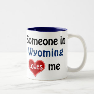 Taza Bicolor Alguien en Wyoming me ama