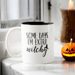 Taza Bicolor Algunos días soy Halloween de mujeres ultraviolent<br><div class="desc">Añade algo de alegría a tus mañanas con nuestro "Some Days I m Extra Witchy" Modern Women's Halloween Two-Tone Coffee Mug! Con un diseño en blanco y negro de moda, esta taza muestra la frase divertida en una tipografía elegante, perfecta para celebrar su lado brujo. Está fabricado con cerámica duradera...</div>