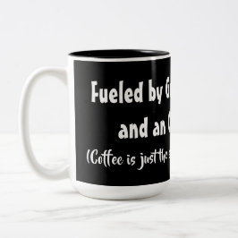 Taza Bicolor Alimentado por Grudges, F-Bombs y Ego sobredimensi