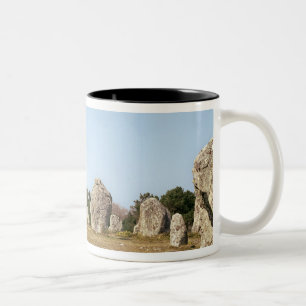 Taza Bicolor Alineación de piedras derechas, megalítica