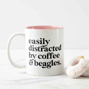 Taza Bicolor Amante del café moderno y del perro Beagle persona