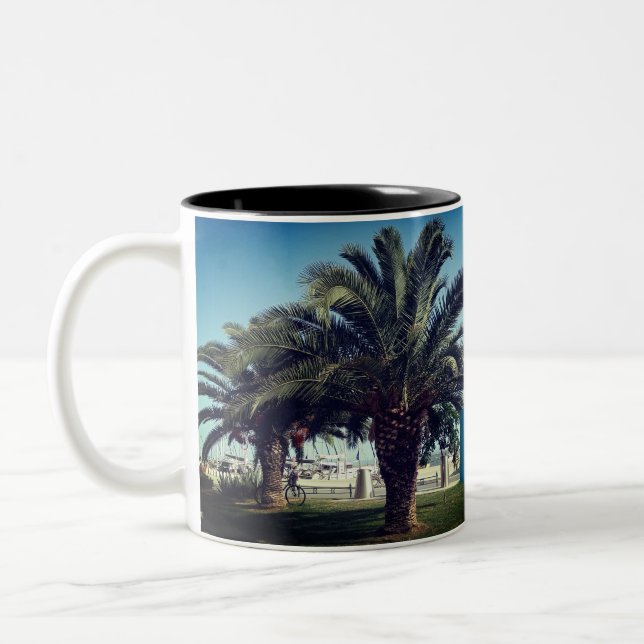 Taza Bicolor Amar a Grecia Monograma Palmeras Verano Mug (Izquierda)