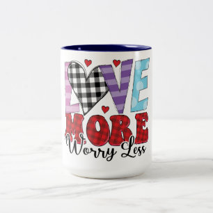 Taza Bicolor Amar más preocupación, El día de San Valentín