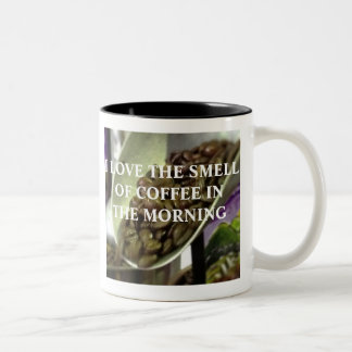 TAZA BICOLOR AMO EL OLOR DEL CAFÉ POR LA MAÑANA
