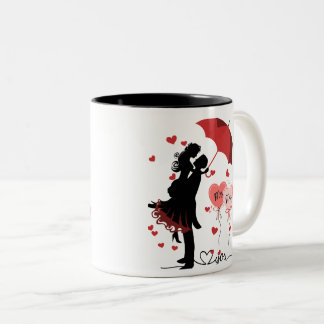 Taza Bicolor Amor en cada sip - Las parejas se abrazan en una t