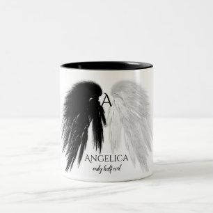Taza Bicolor ANGEL WINGS 'Sólo mitad Mal' Monograma Gracioso