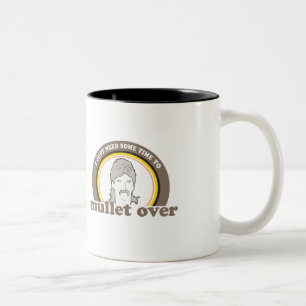 Taza Bicolor Apenas necesito una cierta hora al salmonete