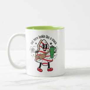 Taza Bicolor Aquí fuera pareciendo un tentempié pastel de árbol