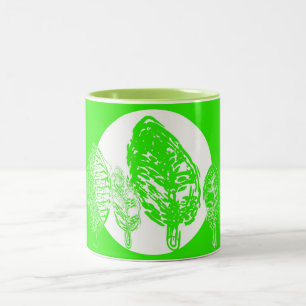 Taza Bicolor Árboles verdes de césped y cerdos lunares
