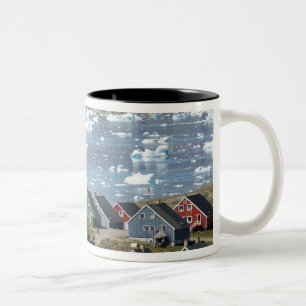 Taza Bicolor Arquitectura colorida de la ciudad, Narsaq,