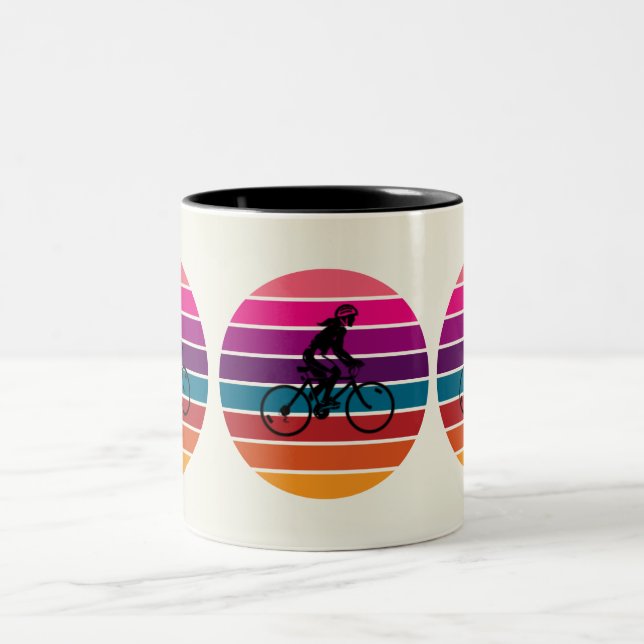 Taza Bicolor Arte de ciclismo de silueta al sol (Centro)
