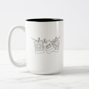 Taza Bicolor Arte de línea de cuerda de foto Polaroid vintage