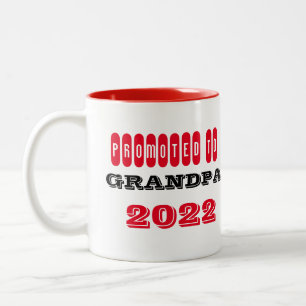 Taza Bicolor Ascendido al abuelo - año de personalizable