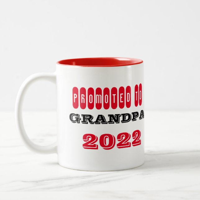 Taza Bicolor Ascendido al abuelo - año de personalizable (Izquierda)