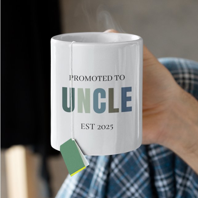 Taza Bicolor Ascendido al tío EST 2025 | Regalo personalizado (Subido por el creador)