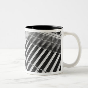 Taza Bicolor Asia, Japón, Tokio. Escaleras, Tokio Internacional