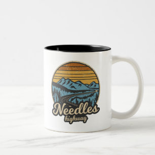 Taza Bicolor Autopista Needles Dakota del Sur