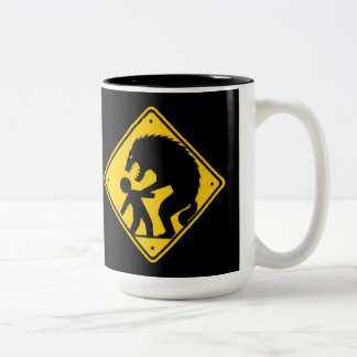 Taza Bicolor Aviso de señalización de ruta de Werewolves