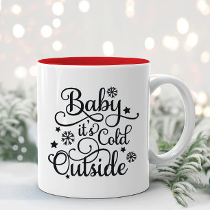 Taza Bicolor Baby hace frío afuera en letra negra