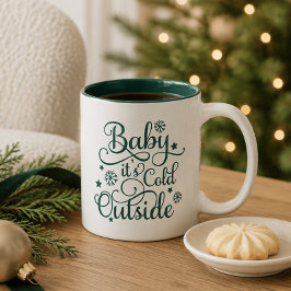Taza Bicolor Baby hace frío afuera guión de hoja perenne