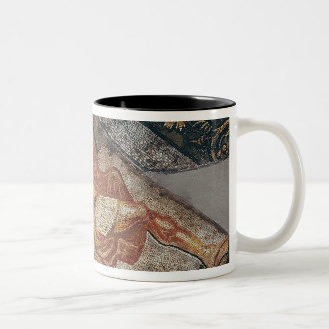 Taza Bicolor Bacchus que descansa, detalle (Derecha)