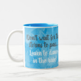 Taza Bicolor Baile en la lluvia azul acuarela Inspiradora