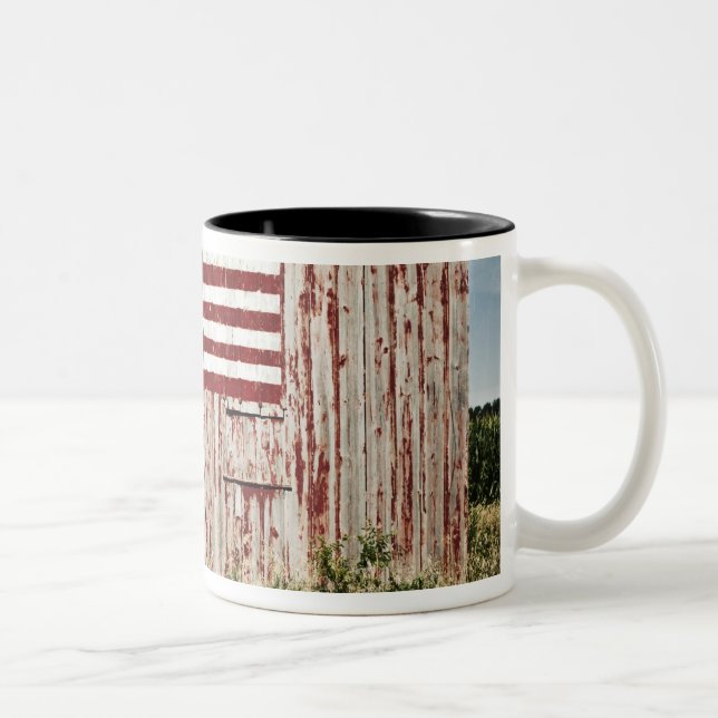 Taza Bicolor Bandera americana pintada en granero (Derecha)