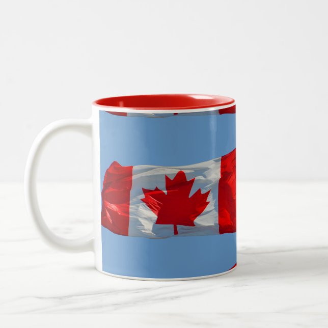 Taza Bicolor Bandera de hojas de arce canadiense patriótica (Izquierda)