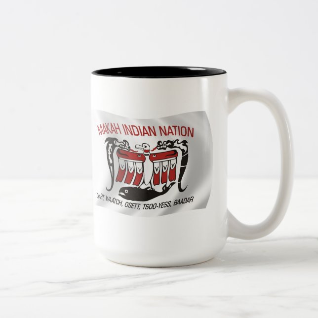 Taza Bicolor Bandera de la tribu Makah Mug (Derecha)