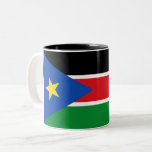 Taza Bicolor Bandera de Sudán del Sur (África)<br><div class="desc">Este diseño presenta la bandera nacional de Sudán del Sur (conocida oficialmente como la República de Sudán del Sur), que es un país sin litoral en África central-oriental. Sudán del Sur limita con Etiopía al este, Sudán al norte, la República Centroafricana al oeste, la República Democrática del Congo al suroeste,...</div>