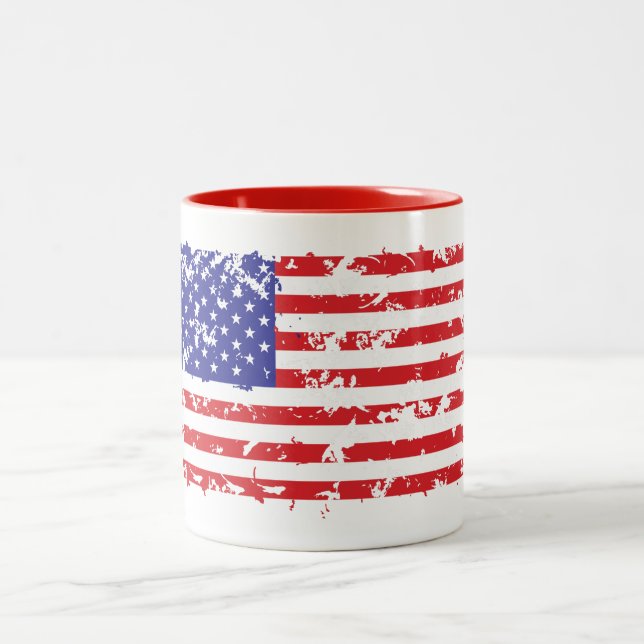 Taza Bicolor Bandera estadounidense angustiada (Centro)