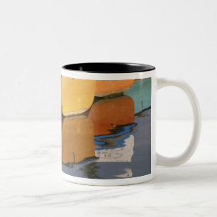 Taza Bicolor barcas de remo en el río Támesis en Henley-on-Tham