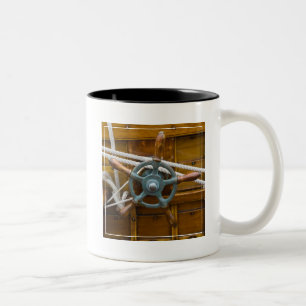 Taza Bicolor Barco de madera antiguo
