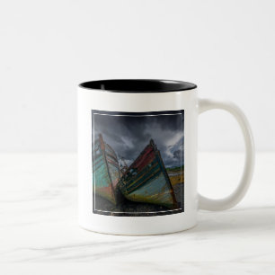Taza Bicolor Barcos de pesca viejos