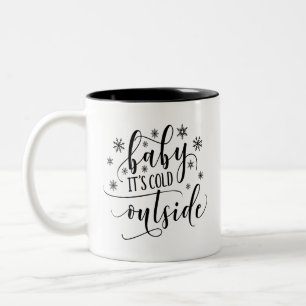 Taza Bicolor Bebé hace frío afuera