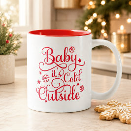 Taza Bicolor Bebé hace frío afuera guión rojo