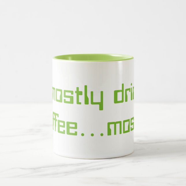 Taza Bicolor Bebo sobre todo el café… sobre todo (Centro)