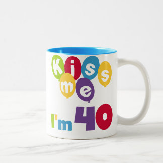 Taza Bicolor Bésame tengo 40 camisetas de cumpleaños y regalos