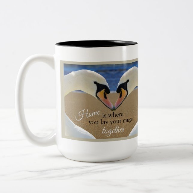 Taza Bicolor Besando cisnes (Izquierda)