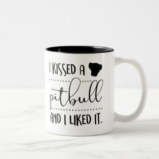 Taza Bicolor Besé un Pitbull