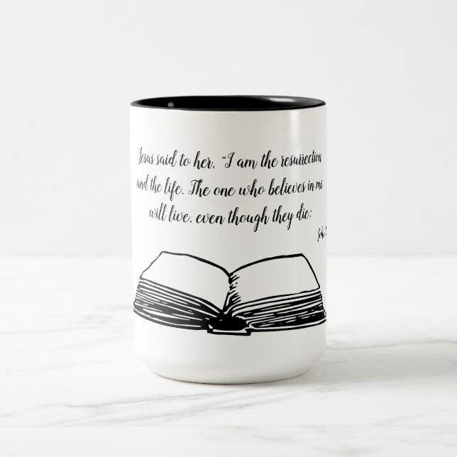Taza Bicolor Biblia abierta sobre Juan 11:25 (Centro)