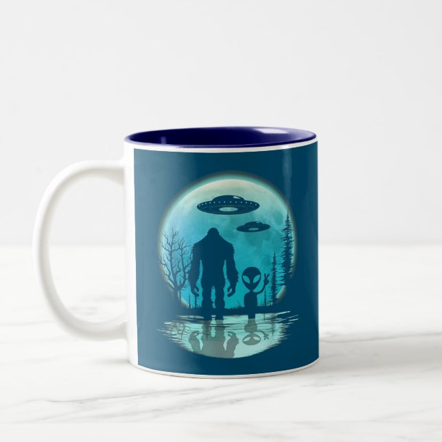Taza Bicolor Bigfoot Alien UFO (Izquierda)